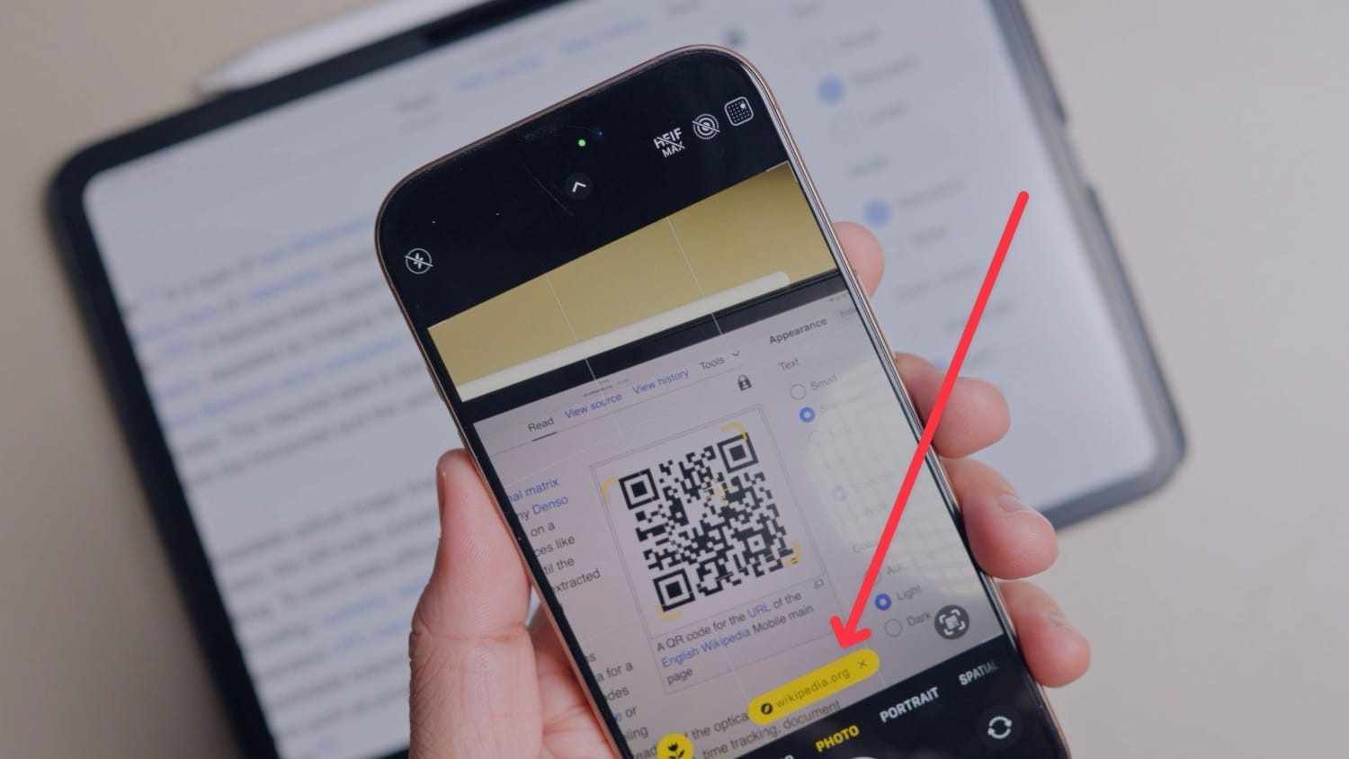 scan qr code with iPhone camera