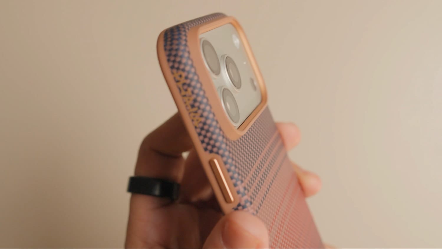 PITAKA Aramid UltraGuard Case camera plateau