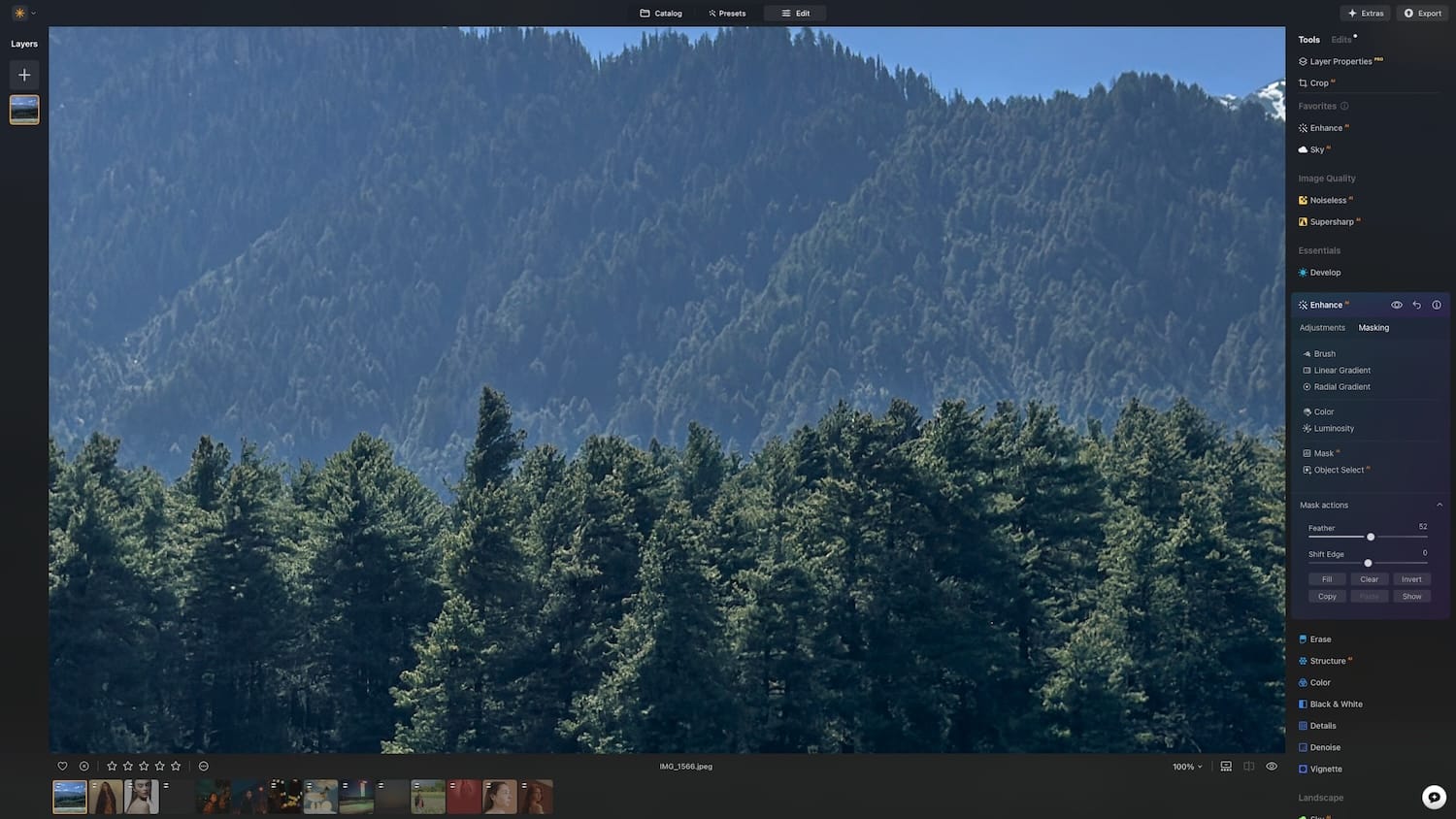 Masking with feathering in Luminar Neo