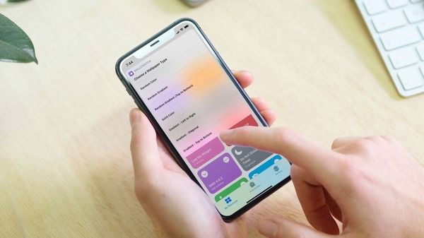 Generate Automatic Gradient Wallpapers Using WallCreator Shortcut (Free)