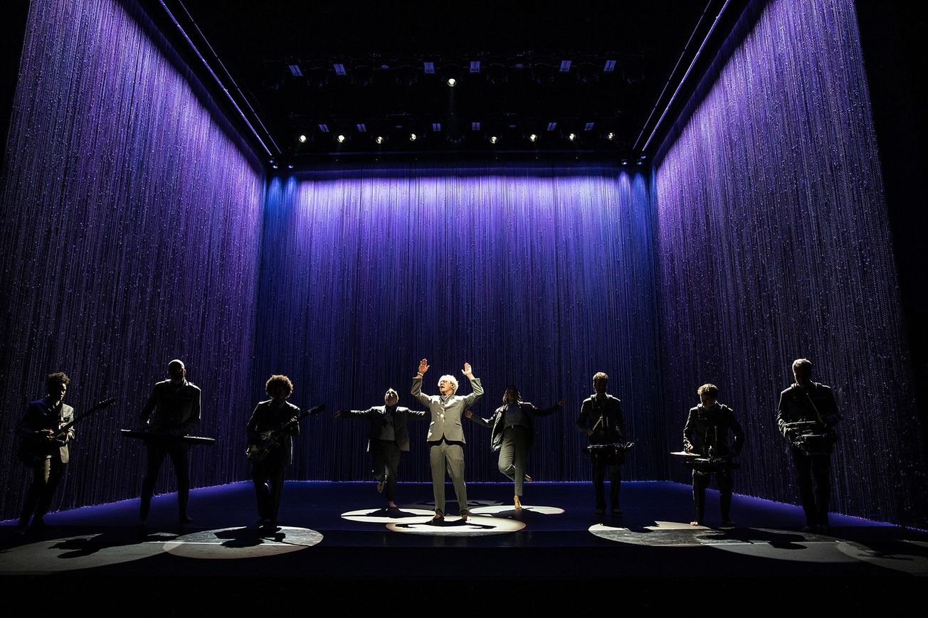 David Byrne’s ‘American Utopia’ extends Broadway run