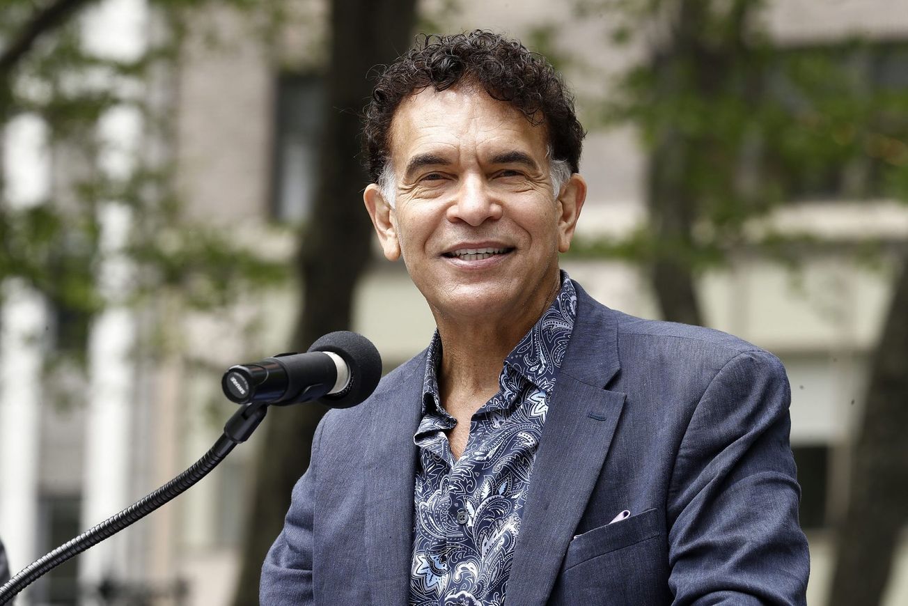 Entertainment Community Fund reelects Brian Stokes Mitchell and announces new trustees