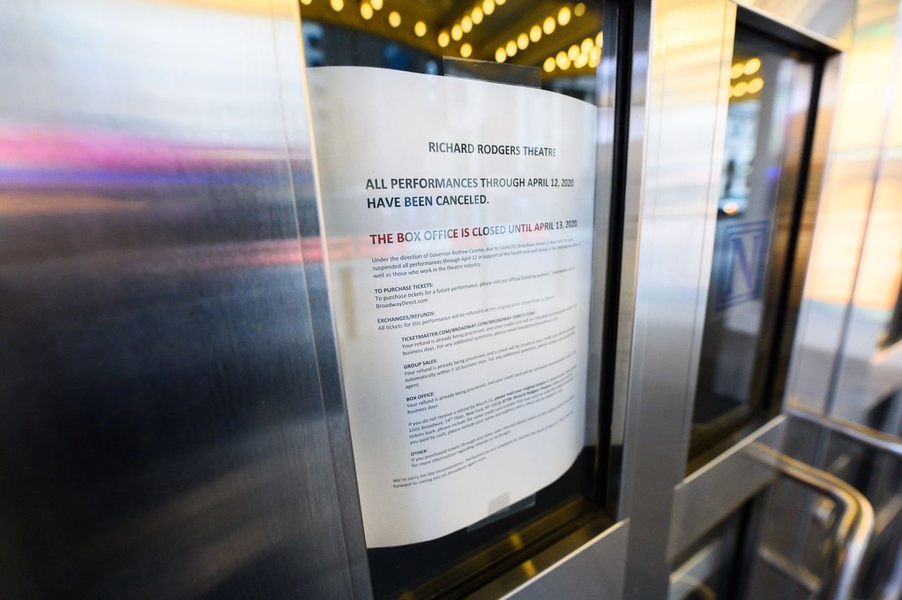 Theater workers look to social media for financial aid