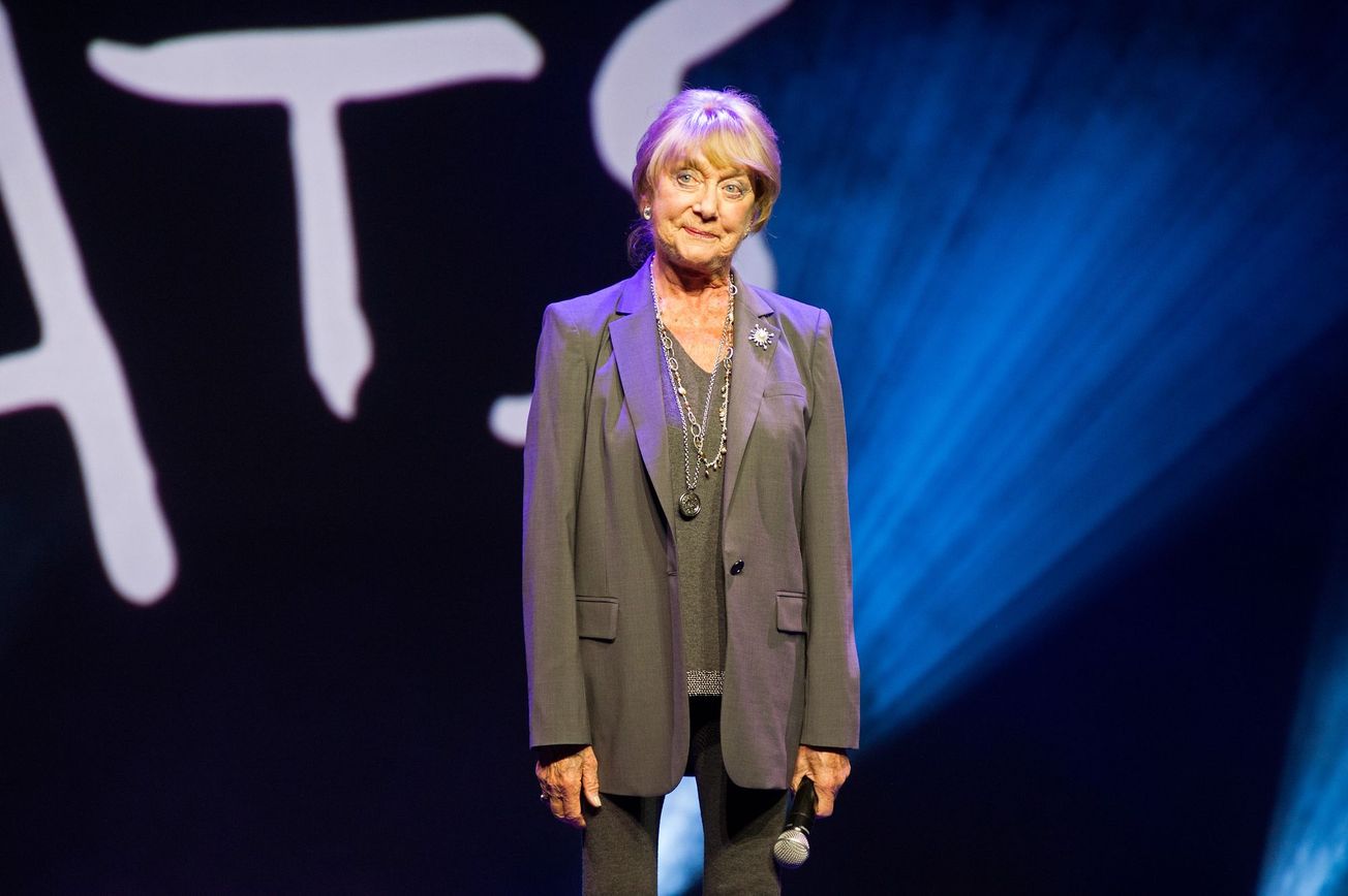All Broadway theaters will dim lights in memory of choreographer Gillian Lynne