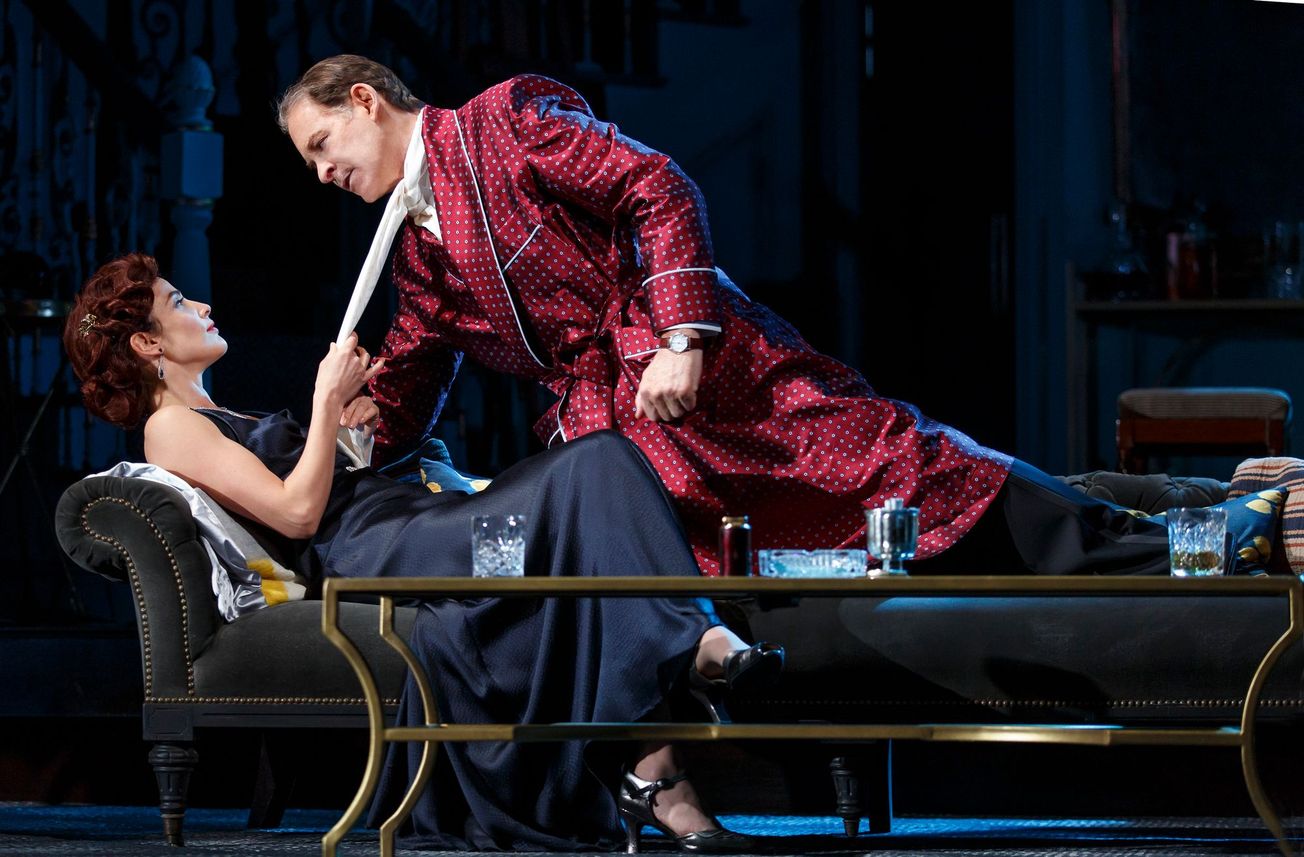Review: ‘Present Laughter’
