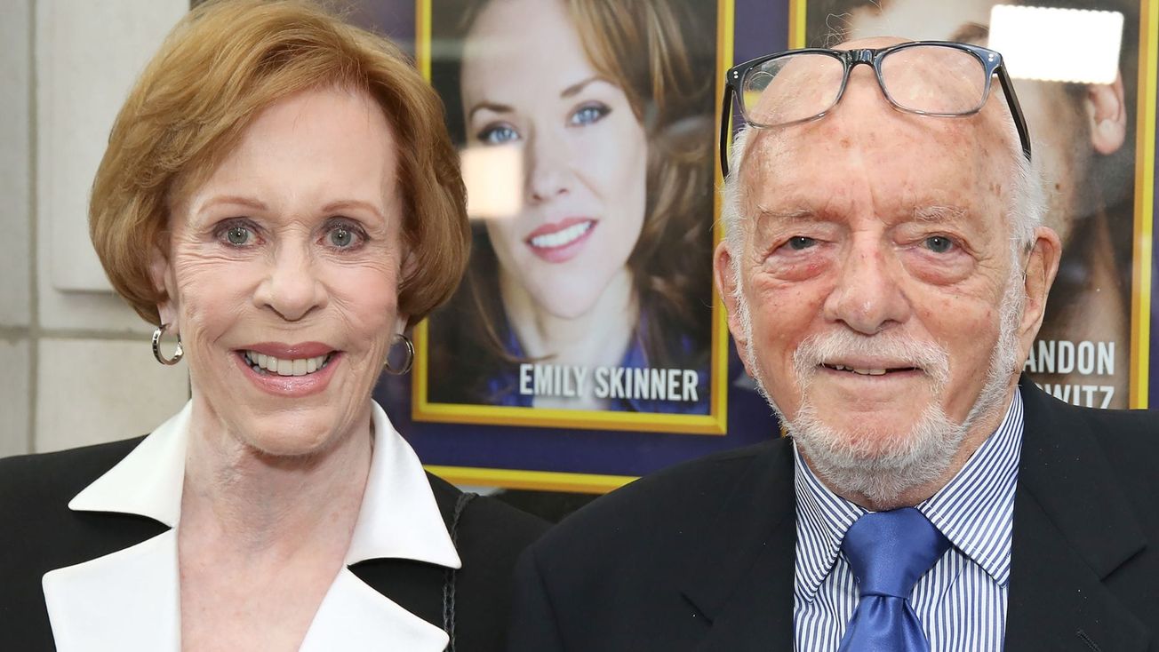 Carol Burnett campaigns to name a Broadway theater for Harold Prince