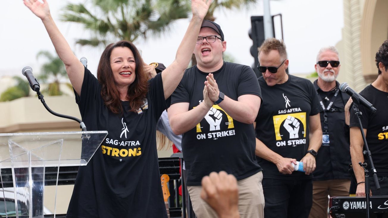 SAG-AFTRA reaches tentative agreement with Hollywood studios, indicating the end of months-long strike