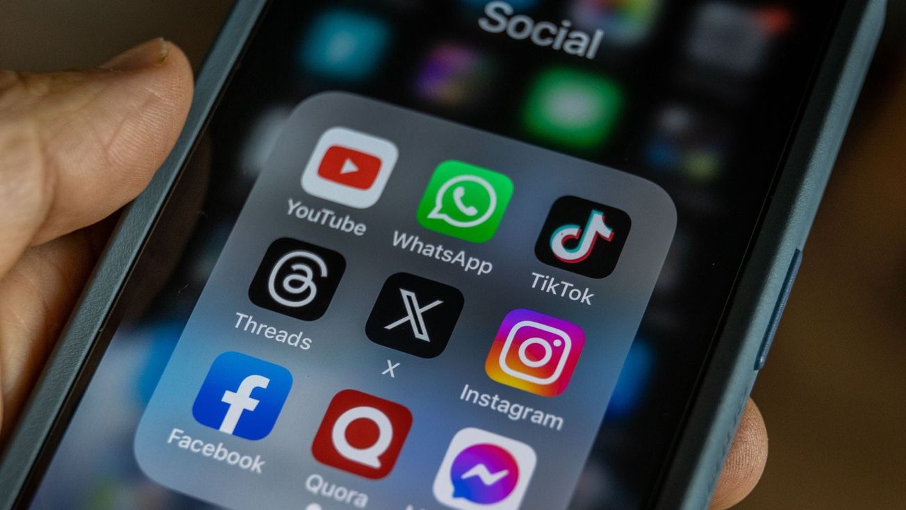 What makes compelling social media for Broadway and the West End?