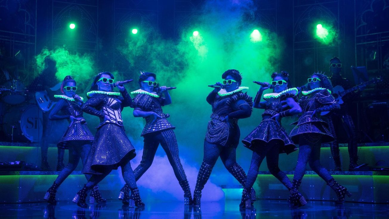 Keeping ‘SIX’ a hit