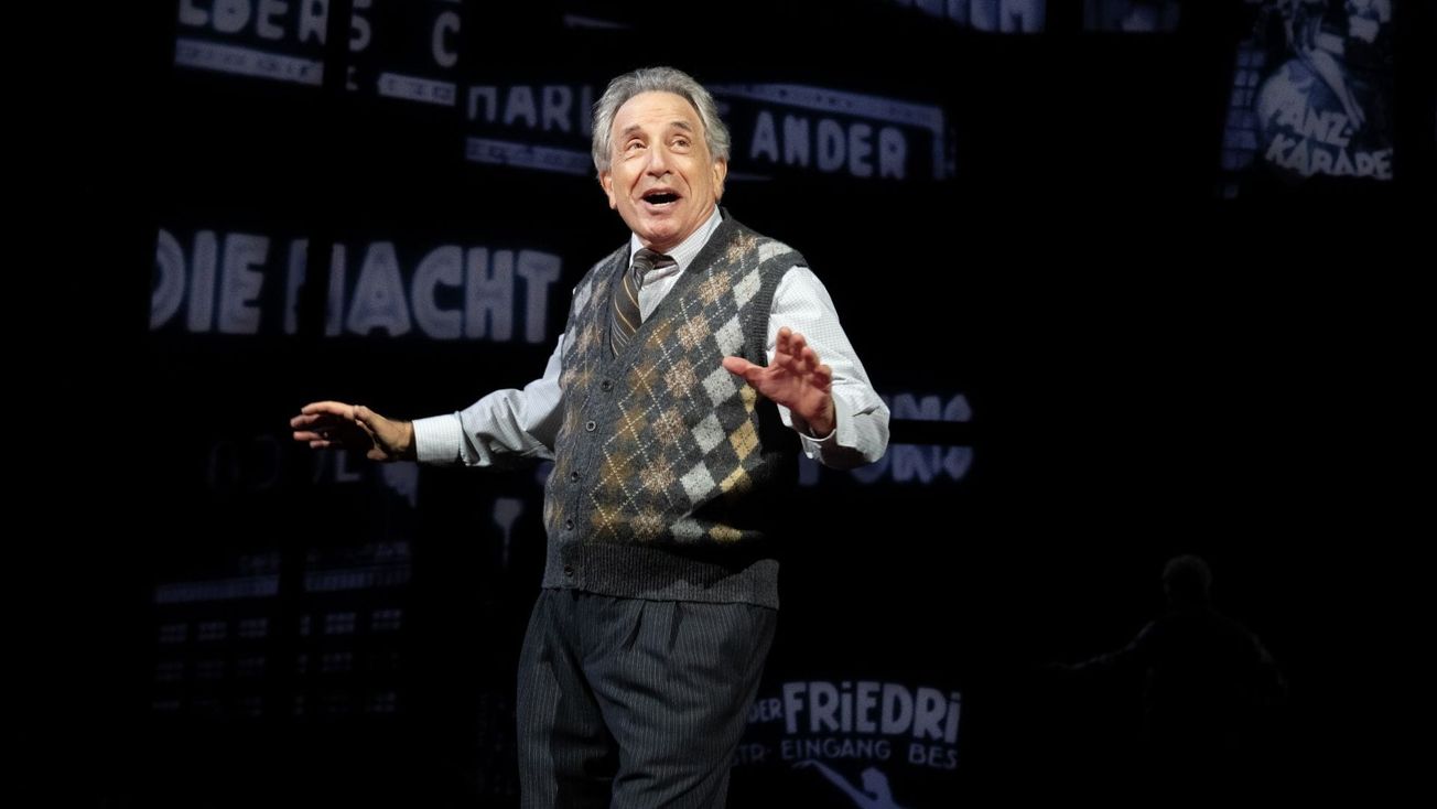 Episode 4: After the Comedian Harmonists, this singer would become a beloved cantor in America