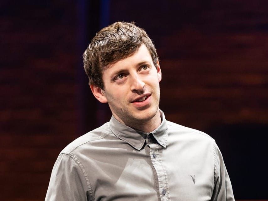 Dramatists Play Service acquires licensing rights to Alex Edelman’s ‘Just for Us’