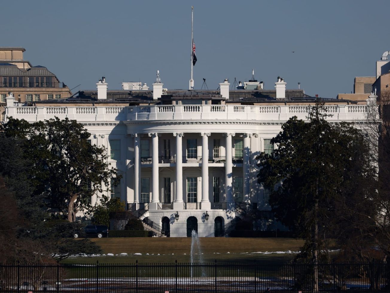 How does the federal grant pause affect NEA grant recipients?