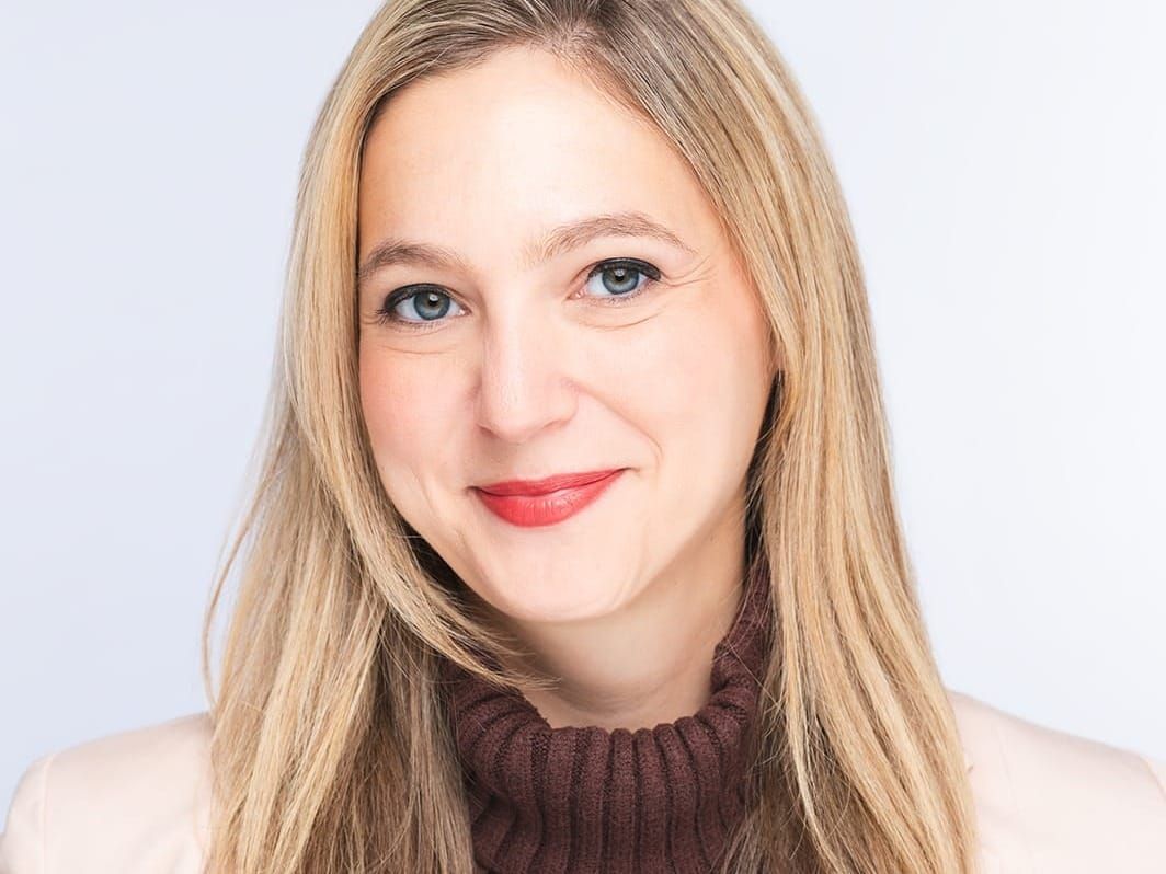 ’Tis the season: sowing the summer seed with strategic outdoor media