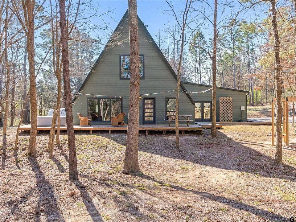 15683 County Road 472