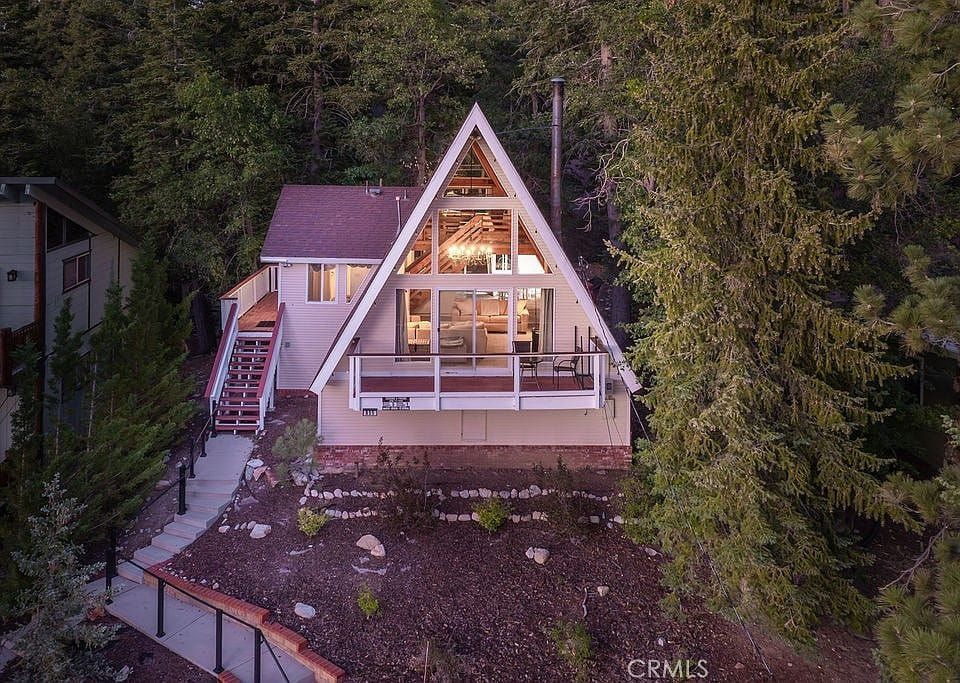 855 Tehama Dr