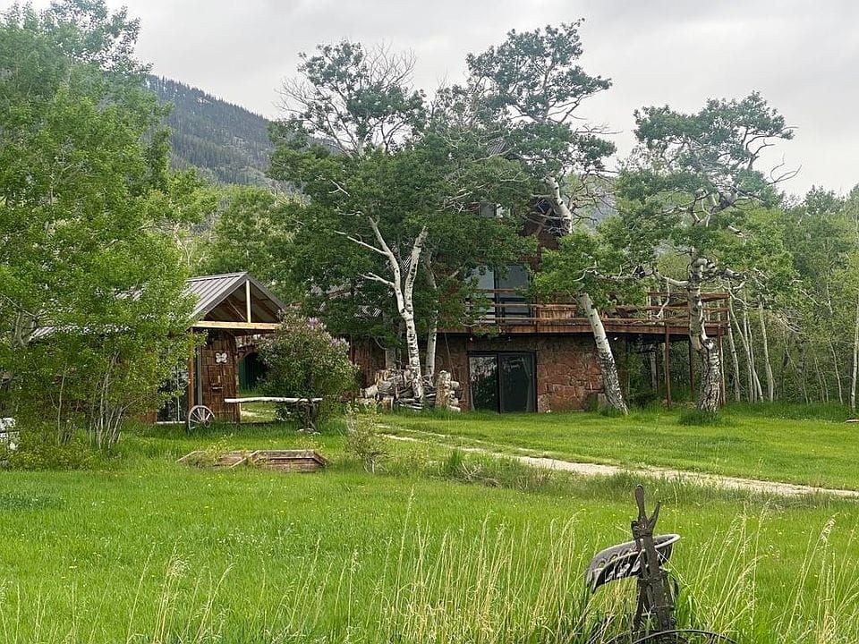 BROOKSIDE STORY CABIN
