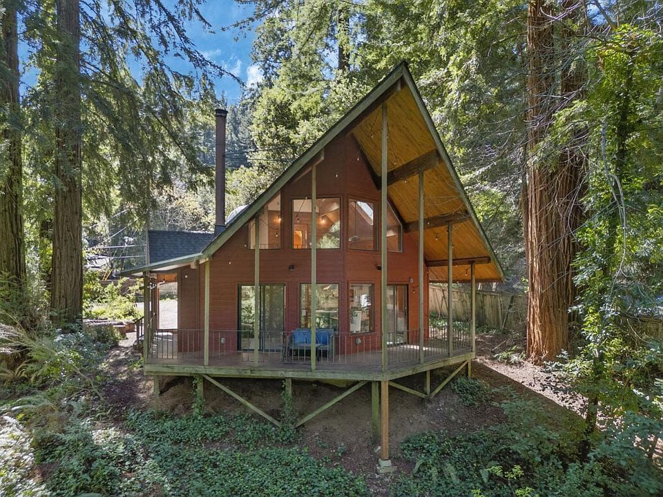 CREEKSIDE CANOPY HAVEN