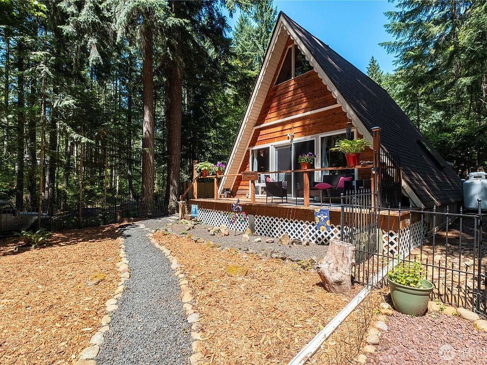 CUSHMAN CABIN CHARM