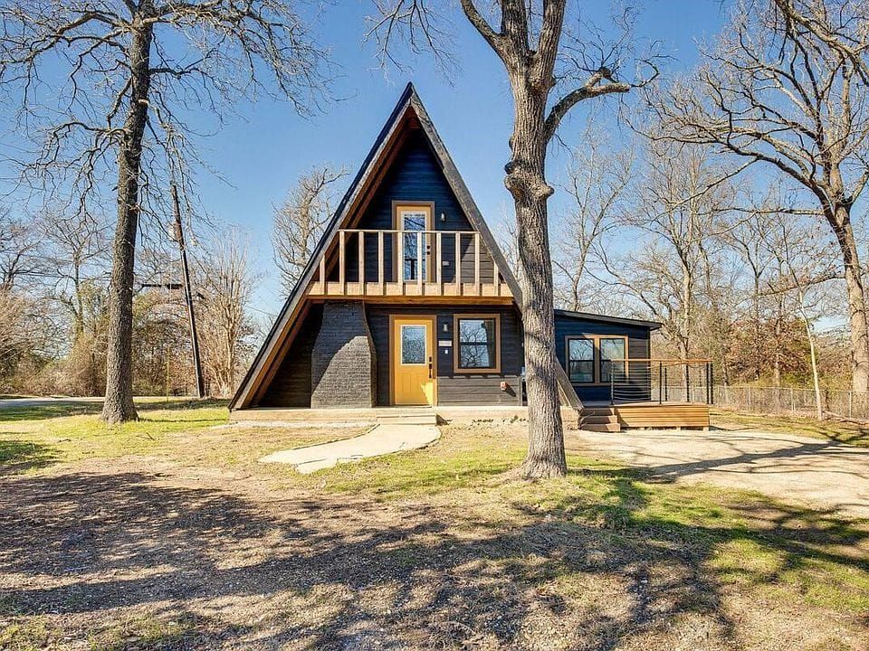 LONE STAR LOFT