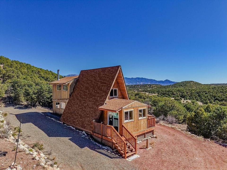 SKYLINE ACRES HIDEAWAY