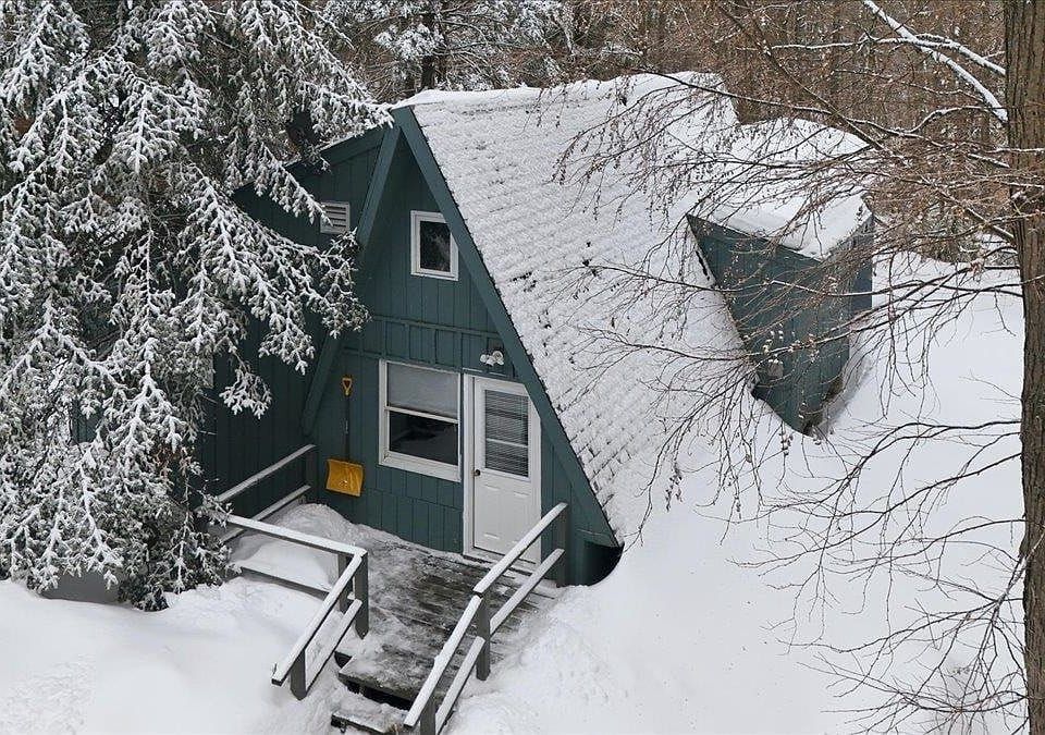 STREAMLIGHT WOODSIDE CHALET