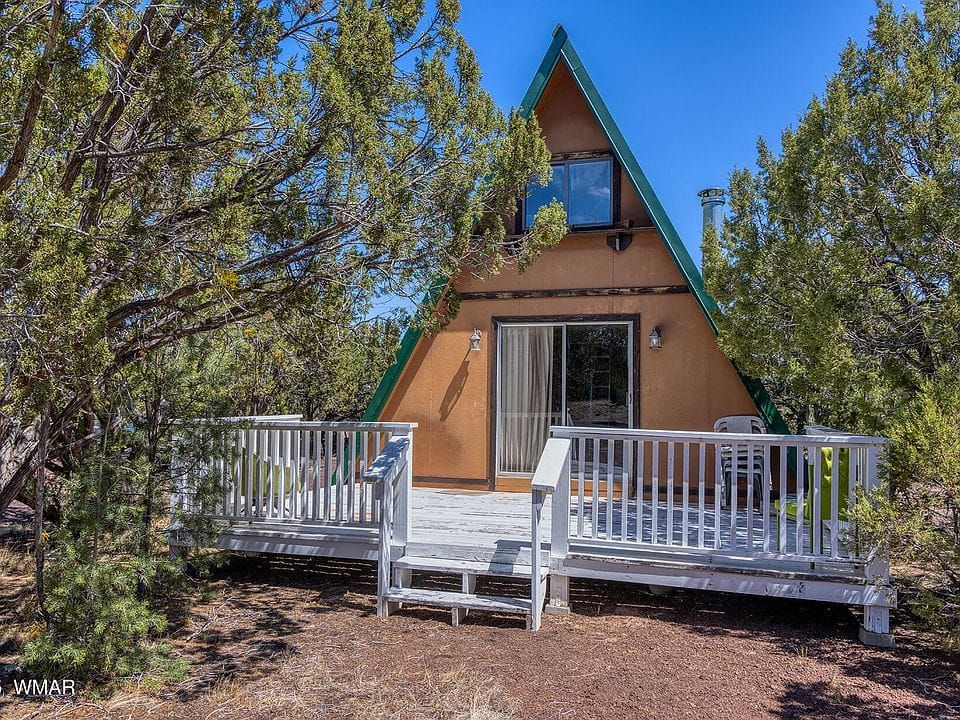 WHISPERING ACRES HIDEAWAY