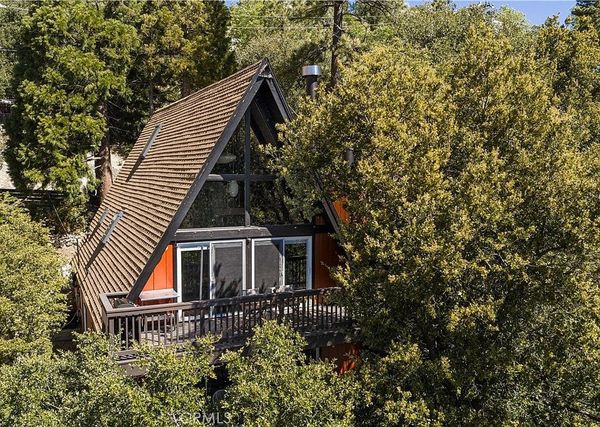 RIDGELINE GLASS HOUSE