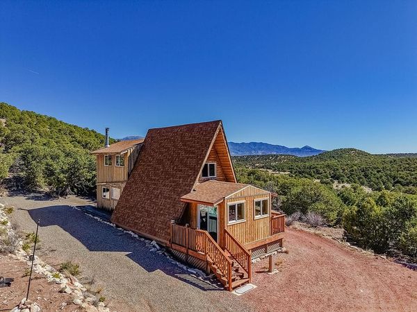 SKYLINE ACRES HIDEAWAY