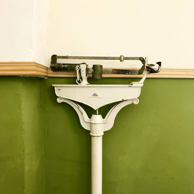 Πόσο συχνά χρειάζεται να Ζυγίζεσαι; Πράγματα που Πρέπει να Γνωρίζεις πριν ανέβεις στη Ζυγαριά