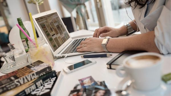 Jak asynchronní výuka změnila podnikání jazykových lektorek (jejich skutečné zkušenosti z praxe)