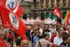 Corteo in sciopero in piazza a Milano