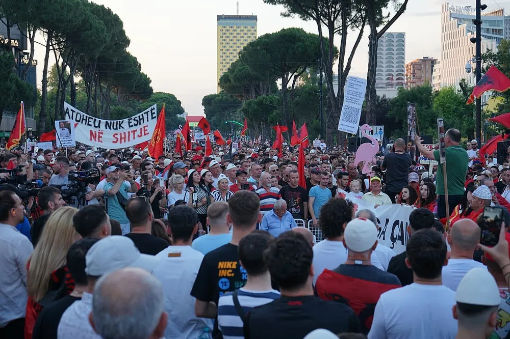 Proteste a Tirana