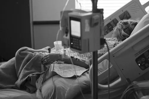 SIMI-FADOI: «Pazienti complessi ma regole del 1988. Urgono letti semintensivi in medicina interna»