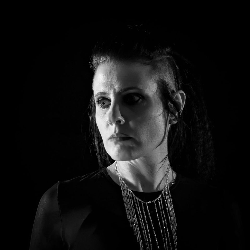 Photoshoot: Nico Amara / In Chains