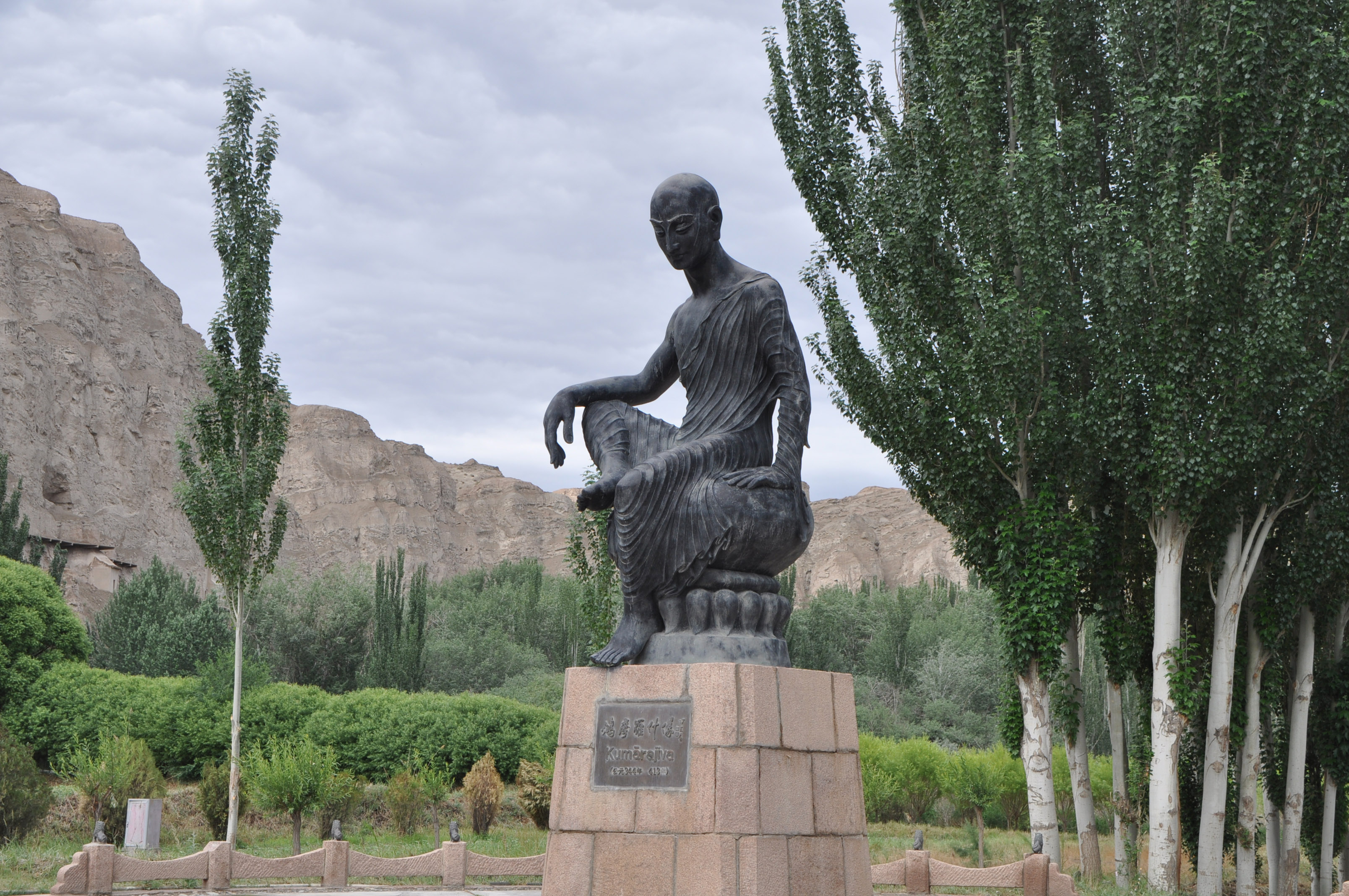 Statue of Kumarajiva