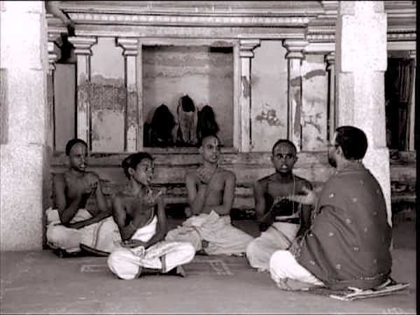 The Vow of Aparigraha of Vedacharya Sri Sheshanna Shrauti