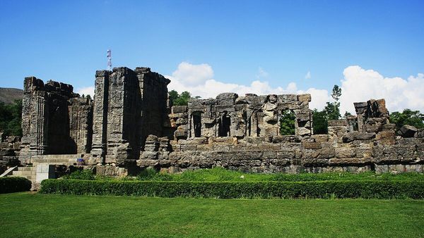 How Sheikh Abdullah, The 20th Century Shah Mir, Worked His Spell And Won Art 370 – His Project Blackmail Is Now Finished