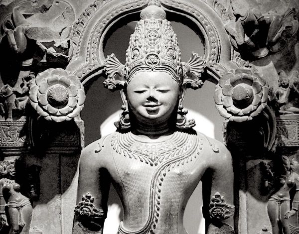 How Hindus Preserve their Heritage: A Tale of A Stark Contrast