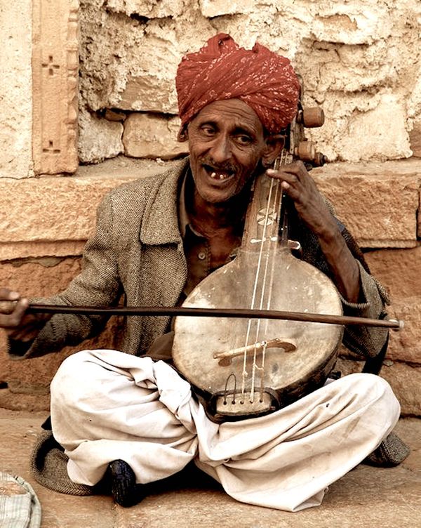 The Extinct World of the Bhaṭṭārakas or Bhattas is a Dried-up Teardrop of History 