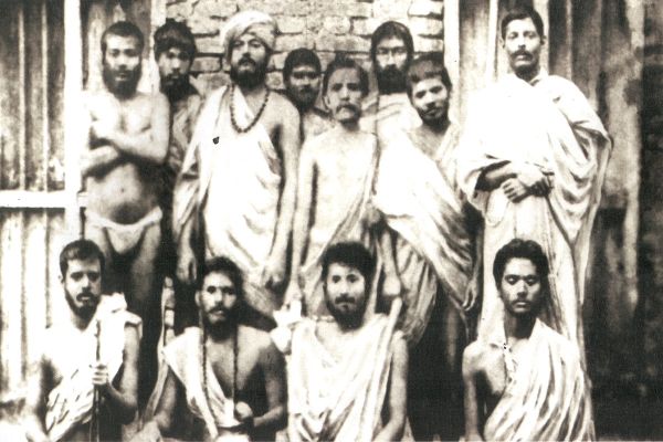 Teaching Self-Restraint to Sense-Enslaved Americans: Har Dayal's Eye-Opening Observations of the Intrinsic American Character 