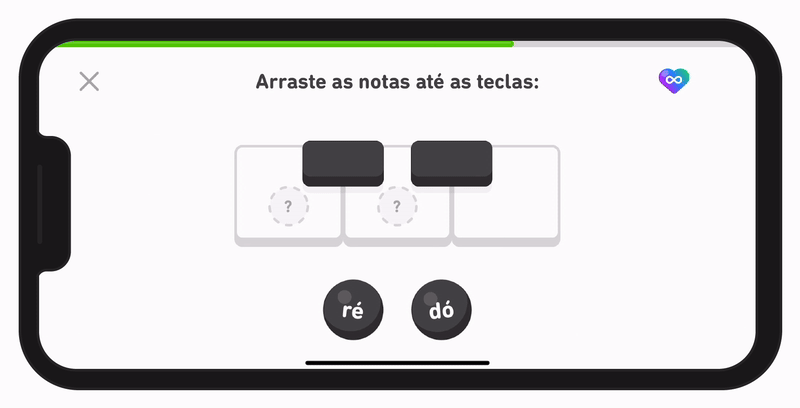 GIF de uma lição de música em uma tela de iPhone. Ela mostra um exercício de arrastar a nota até a posição apropriada na partitura.