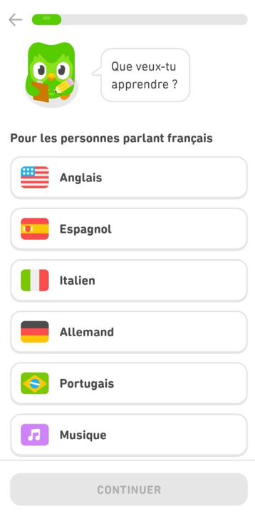 Écran de sélection des cours. En haut de l’écran, Duo le hibou demande : « Que veux-tu apprendre ? » Plus bas, six cours sont proposés à l’utilisateur (et d'autres sont disponibles en faisant défiler l'écran).