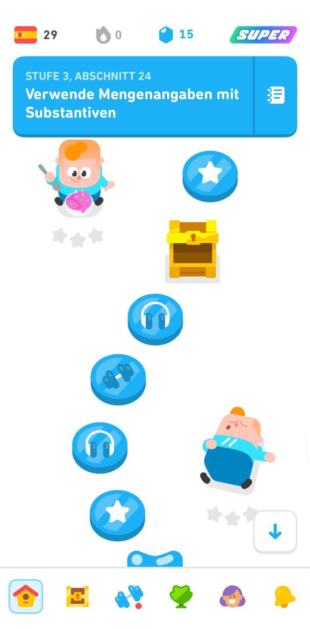 Screenshot des Lernpfades im Spanischkurs. Der Lernpfad besteht aus mehreren Kreisen, in denen verschiedene Symbole abgebildet sind: ein Kopfhörersymbol, ein Hantelsymbol und ein Stern. Rechts und links des Pfades befindet sich jeweils eine Illustration von Junior, wie er eine Schale Eis isst und wie er mit vollem Bauch auf dem Boden liegt.