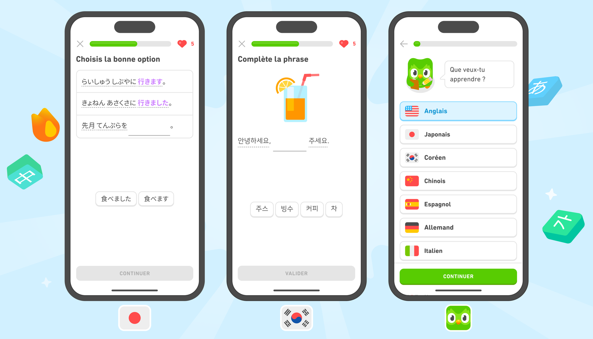 Trois captures d’écran de l’application Duolingo. À gauche, un exercice du cours de japonais. Au centre, un verre de jus d’orange et une phrase à compléter du cours de coréen. À droite, Duo le hibou au-dessus d’une liste de cours de langues : anglais, japonais, coréen, chinois, espagnol, allemand, italien et d’autres encore.