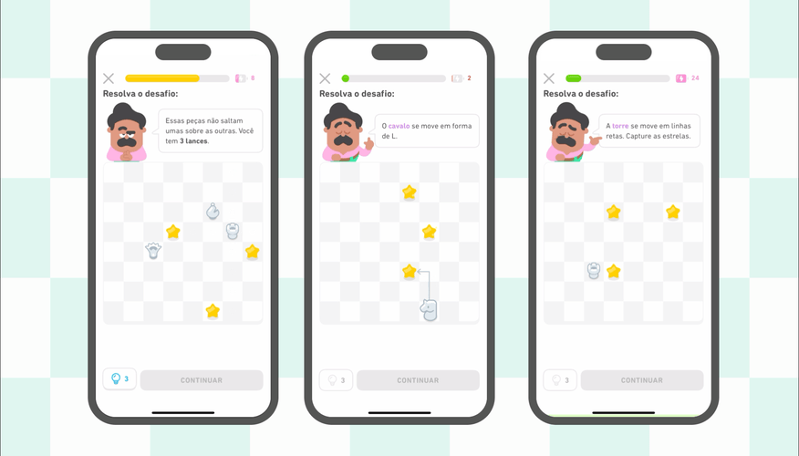 Gif animado de três telas com desafios interativos em tabuleiros de xadrez, todos guiados pelo personagem Óscar. No primeiro, você tem três lances para levar três peças até três casas demarcadas por estrelas. Quando cada peça vai se mover, as casas para onde ela pode ir são marcadas com pontinhos cinza. O segundo introduz o movimento do cavalo em forma de L no tabuleiro, com as casas para onde ele pode ir marcadas com pontinhos cinza e três casas demarcadas com estrelas, nas quais ele deve chegar. O terceiro apresenta o movimento da torre, em linha reta, com pontinhos e estrelas funcionando como nos desafios anteriores. Nas três telas, vemos o usuário completando os desafios corretamente. A interface do aplicativo tem um visual leve e colorido, com lições que podem ser feitas até por iniciantes.