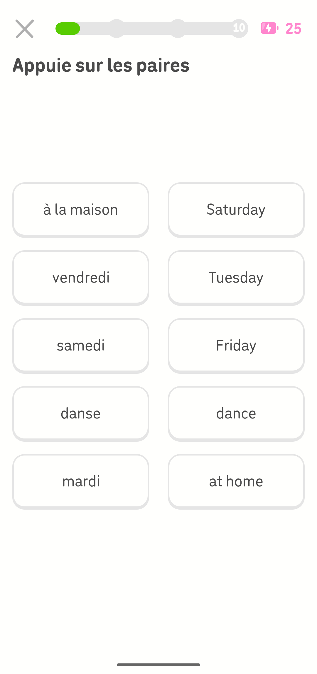 Exercice Duolingo où l'utilisateur doit choisir un mot en français dans la colonne de gauche et l’associer au mot anglais correspondant dans la colonne de droite.