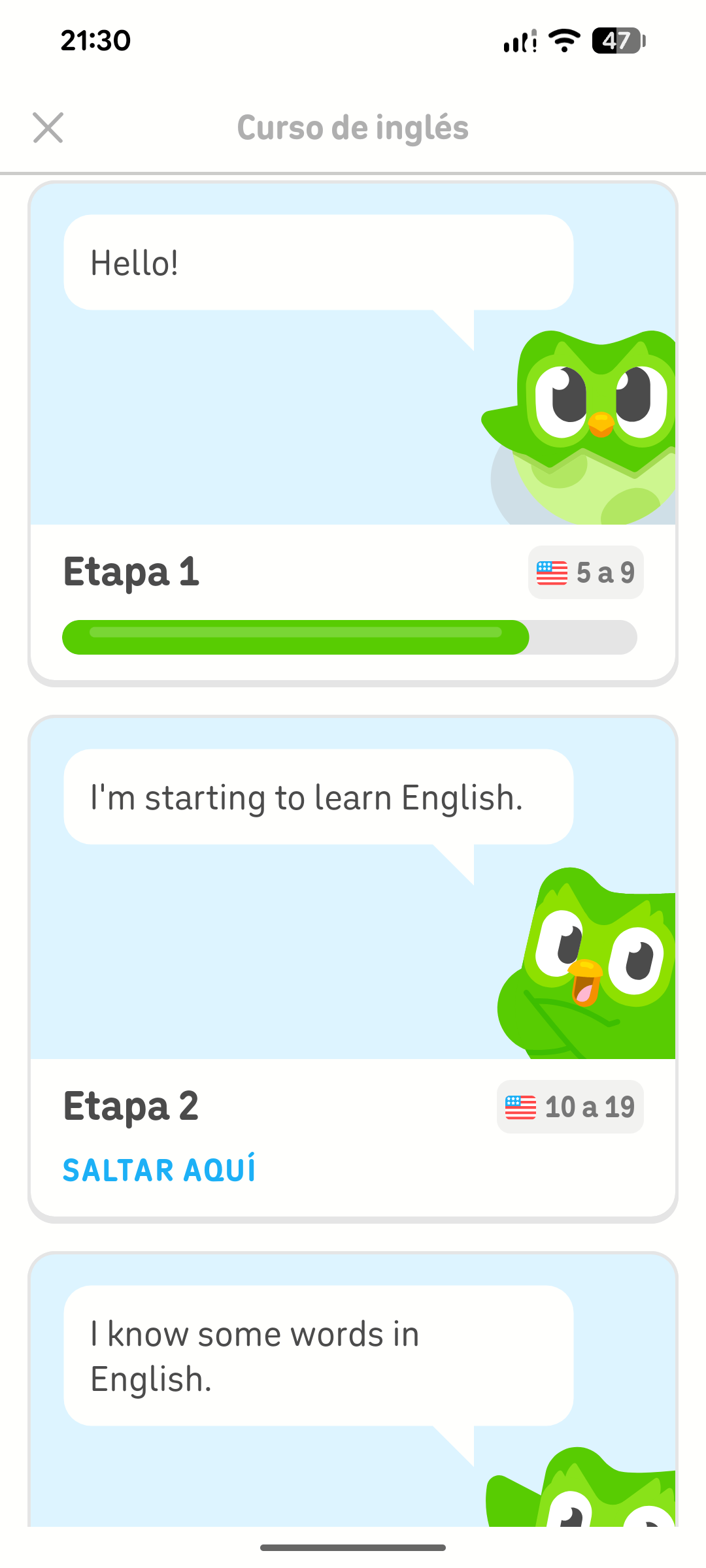 Captura de pantalla del menú de etapas del curso de inglés que muestra cuánto de la etapa actual se ha completado y las etapas siguientes