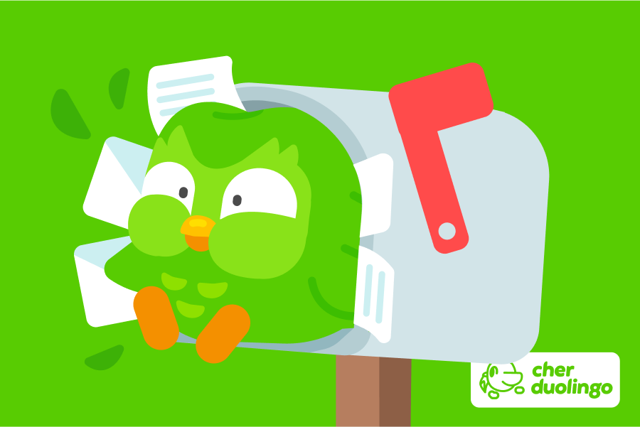 Duo surgit d'une boîte aux lettres débordant de courriers. Le logo « Cher Duolingo » est visible dans un coin de l’image.