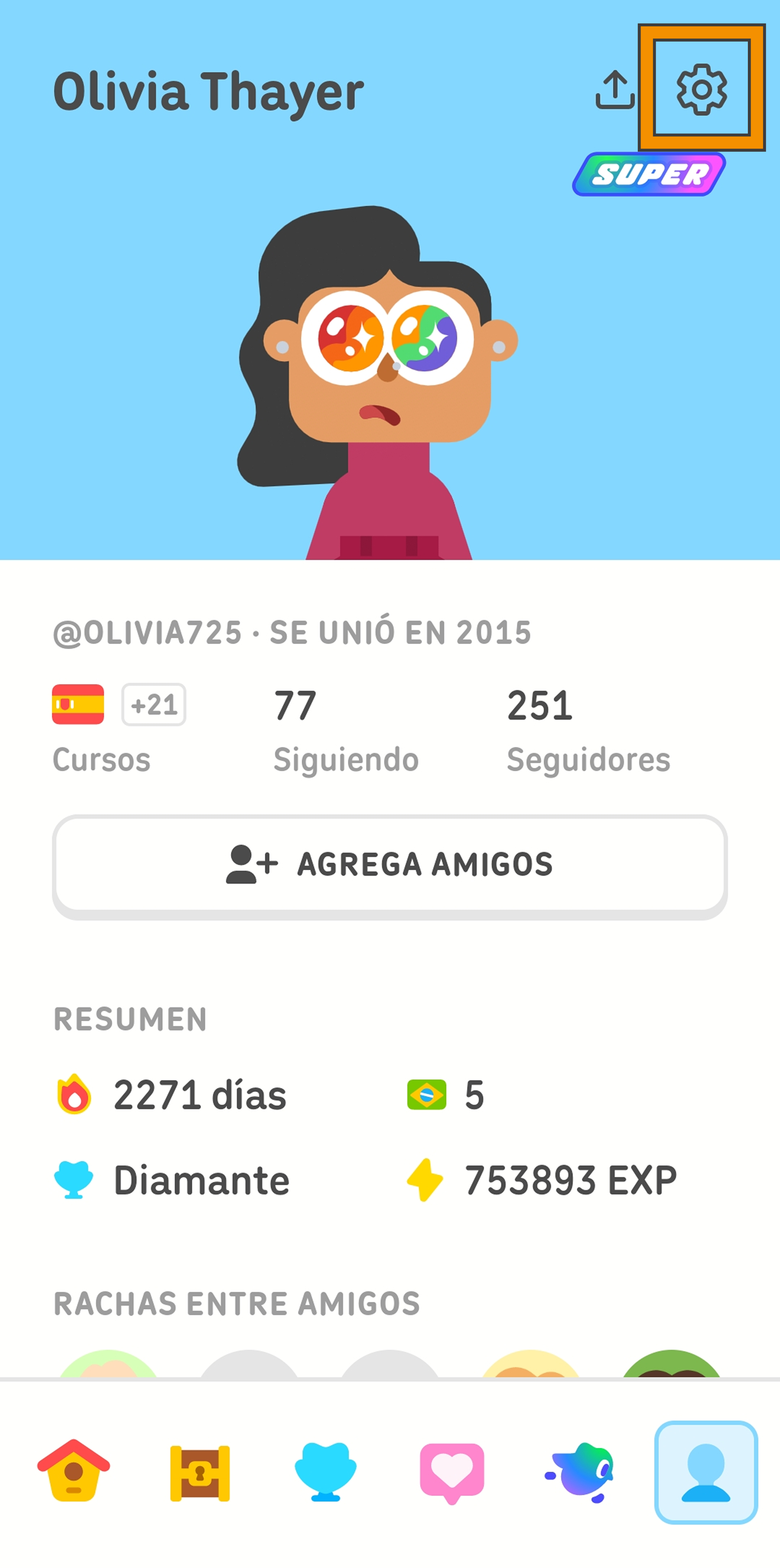 Captura de pantalla de un perfil de usuario de Duolingo. Hay un rectángulo anaranjado en la parte superior derecha que muestra la ubicación del ícono de engranaje para abrir el menú de configuración.