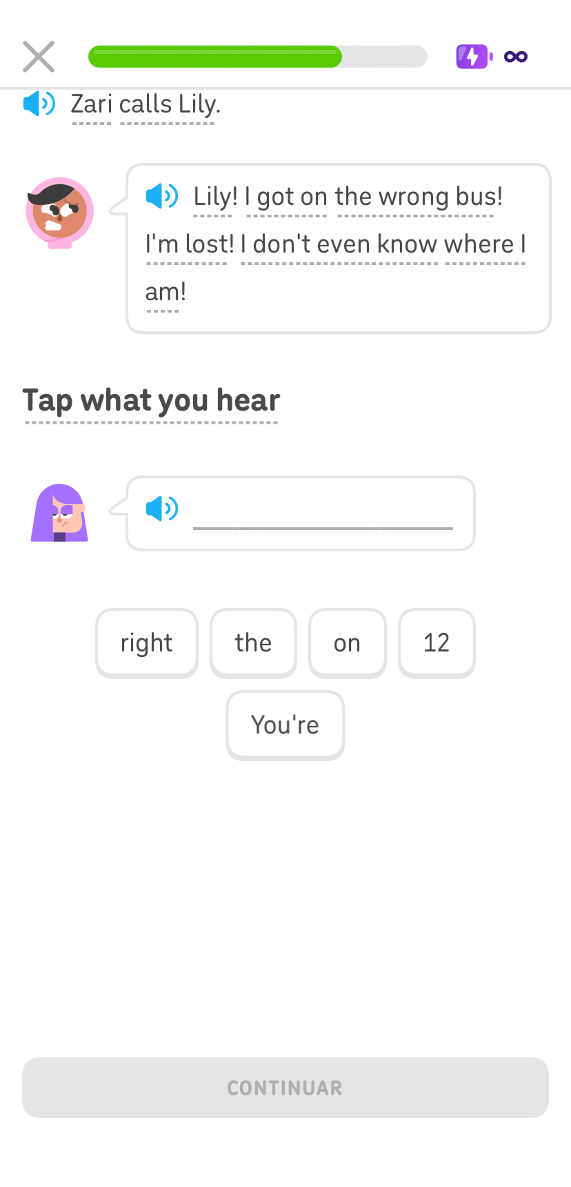 Captura de pantalla de un Cuento de Duolingo en inglés. El personaje de Duolingo Lily aparece junto a un globo de diálogo en blanco. Debajo de ella hay cinco bloques con palabras.